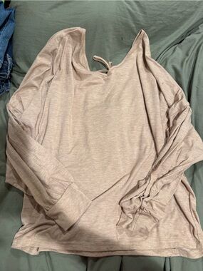 Women’s Lightweight Long-Sleeve Top in Beige